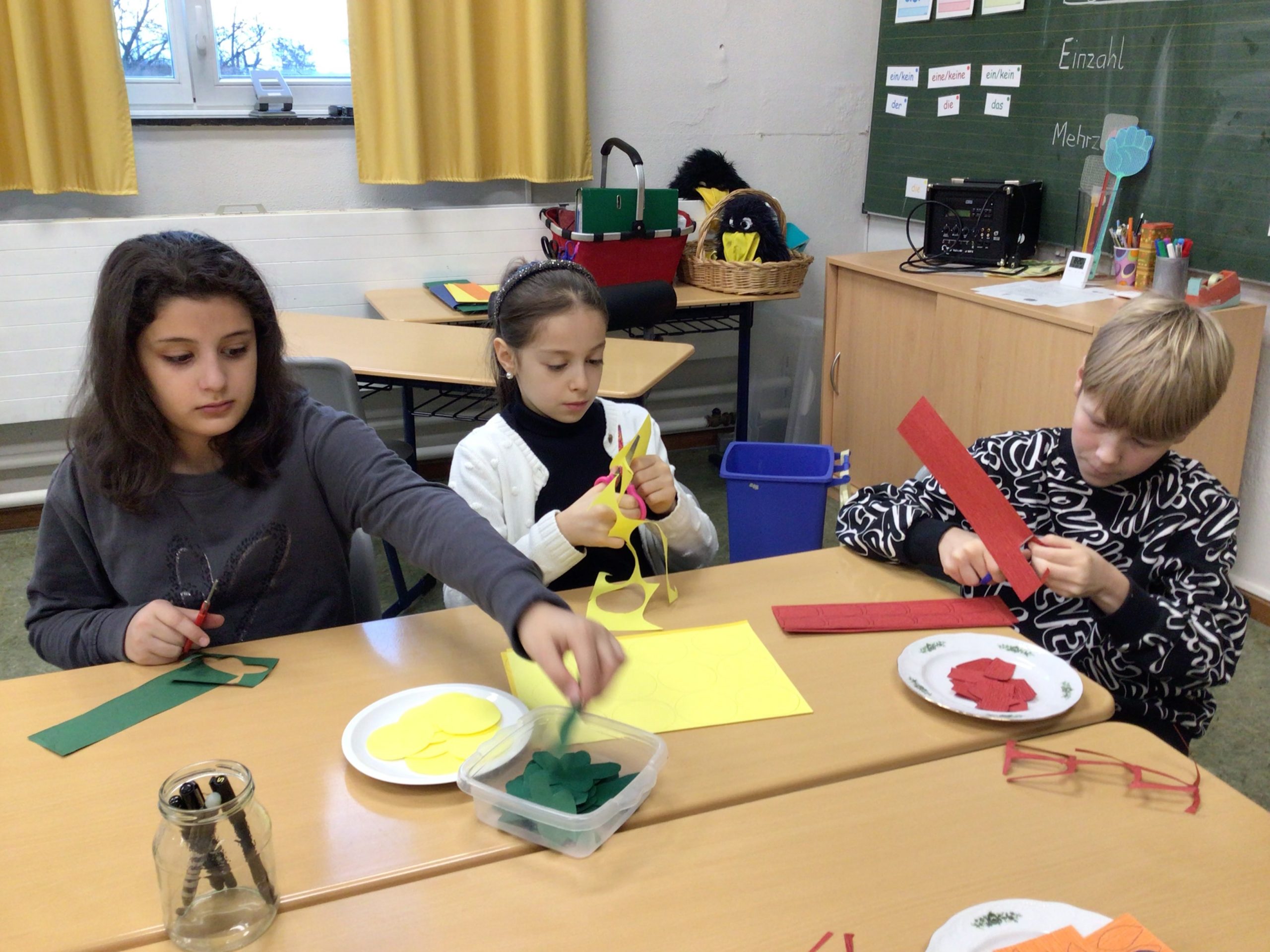 Weihnachtskartenbasteln an der Albert-Schweitzer-Schule