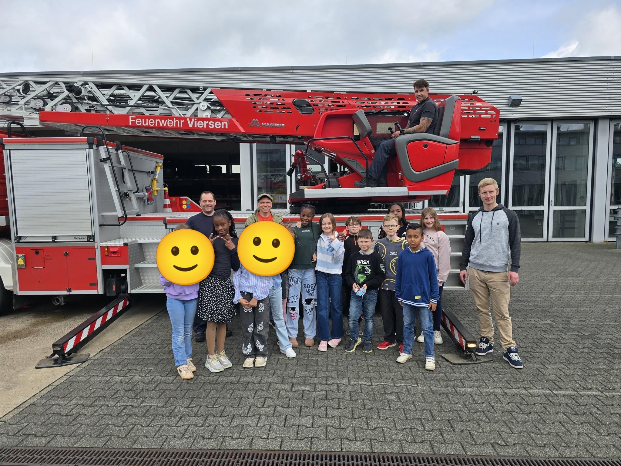 Besuch bei der Feuerwehr in Viersen – Ein aufregender Tag für unsere Viertklässler